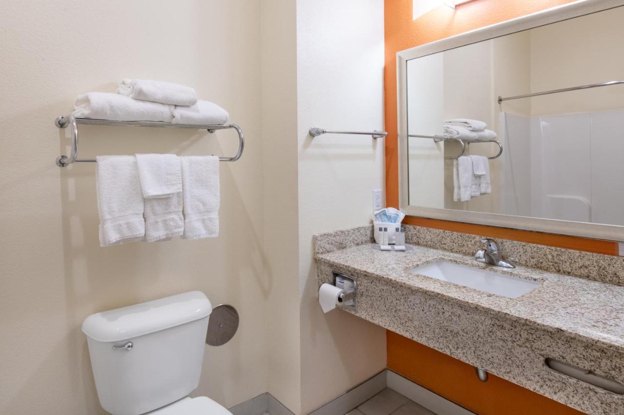Home Away Kitchen Suites Enid Экстерьер фото