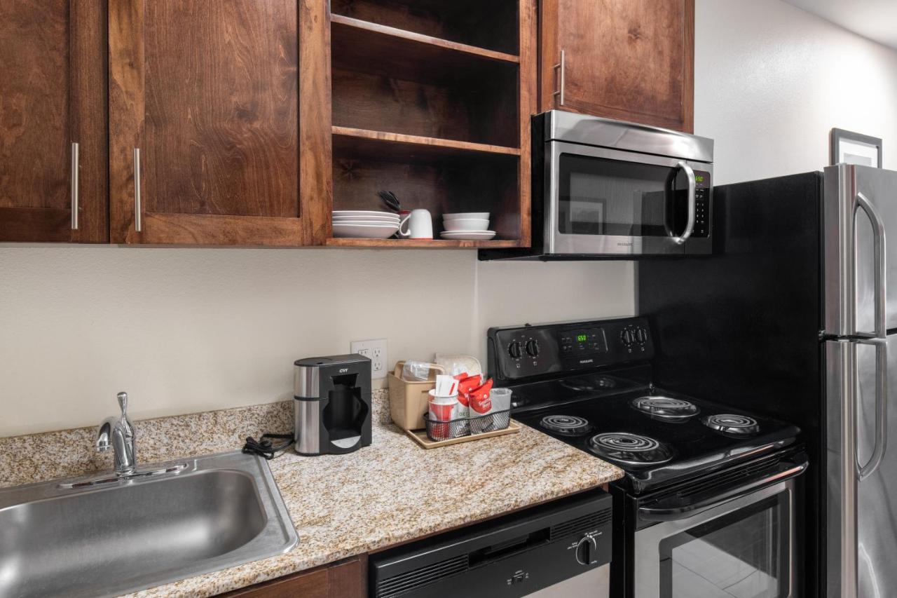 Home Away Kitchen Suites Enid Экстерьер фото
